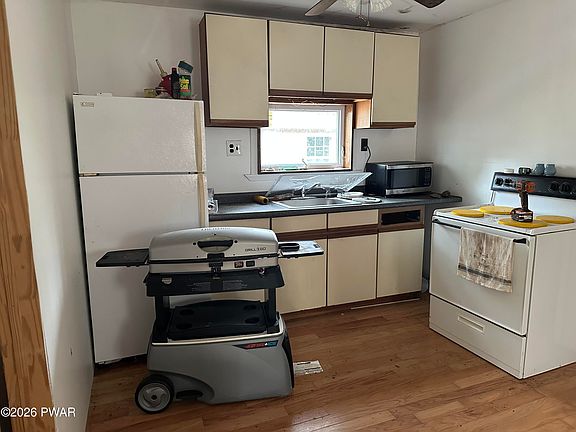 2nd image of 203 Second Tafton Rd