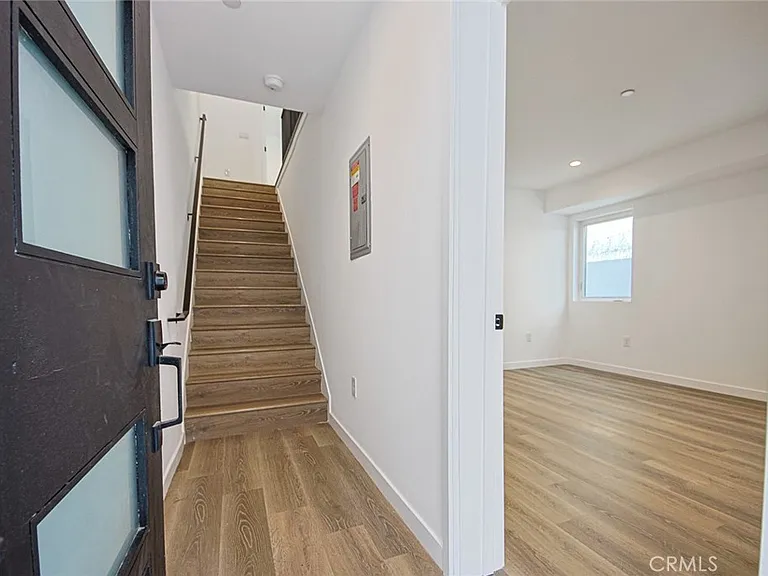 5235 Satsuma Ave — Photo 7