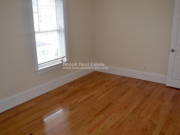 5th image of 24 Willard Avenue # Fl 3rd