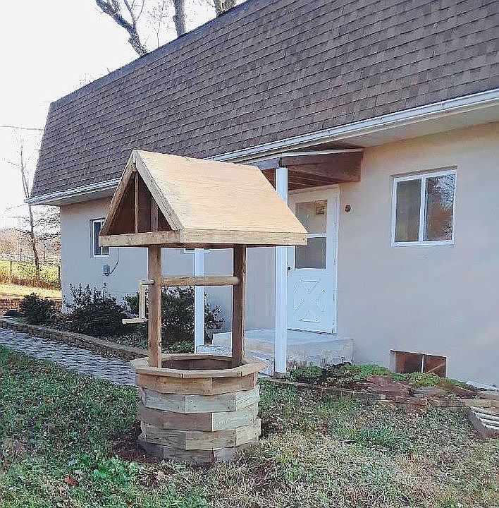 2nd image of 836 Callowhill Rd