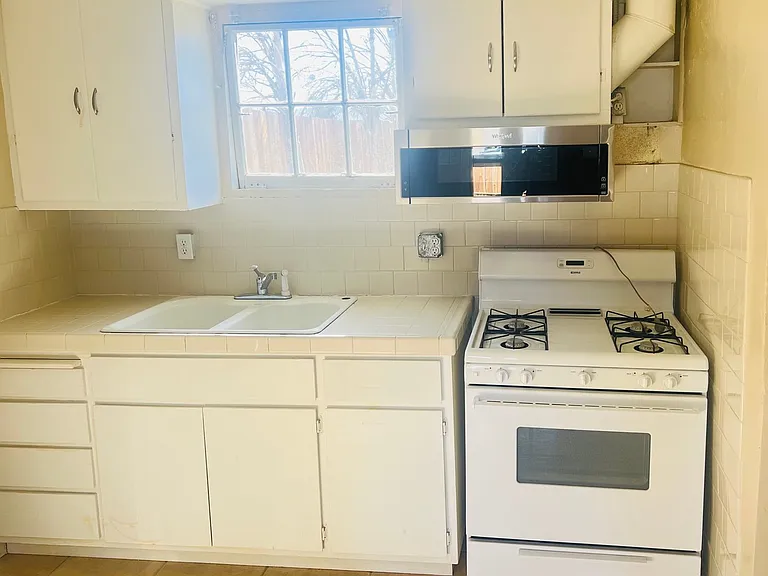 117 W Robertson Rd — Photo 7