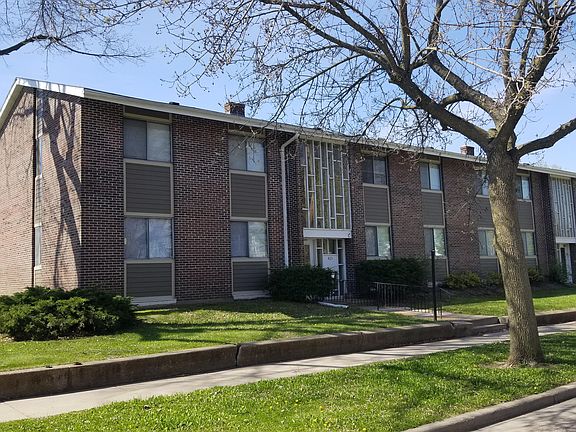 2nd image of 420 Lake St APT F