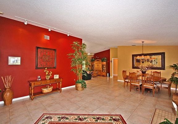 Living / Dining Area