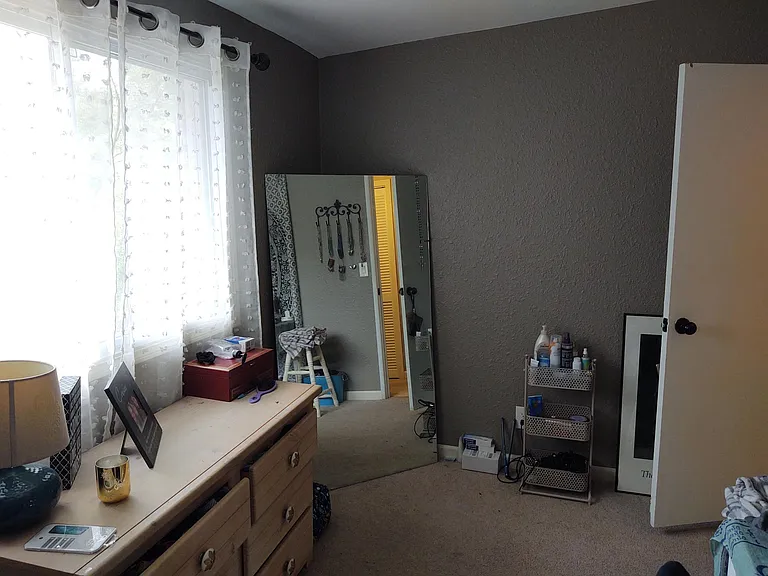 635 W 25th St #6 — Photo 18