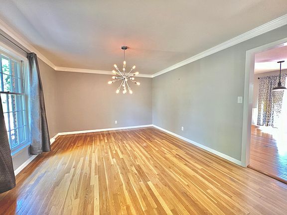 3rd image of 1108 Westmoor Pl