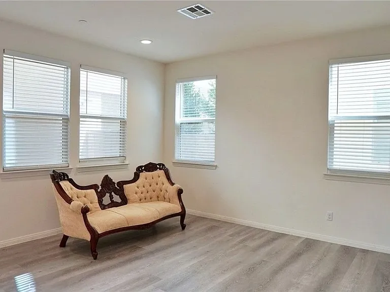 10519 Wilding Dr — Photo 12