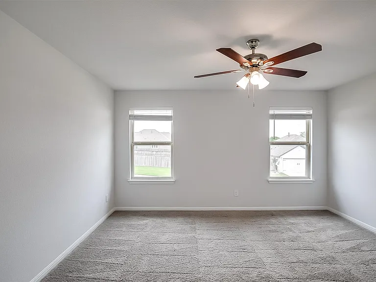 100 Earl Keen St — Photo 17