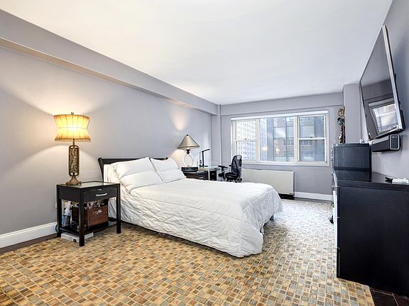 3rd image of 345 E 56th St APT 5G
