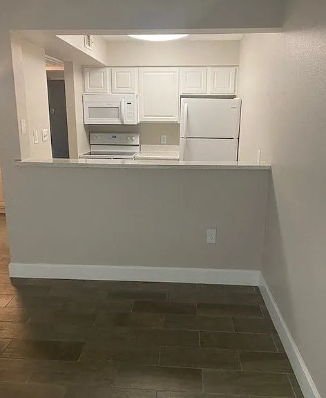 Spring Lake Apartments — Photo 17