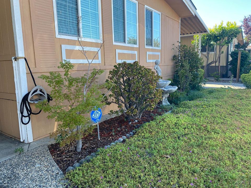 1st image of 3145 Oakbridge Dr #3145