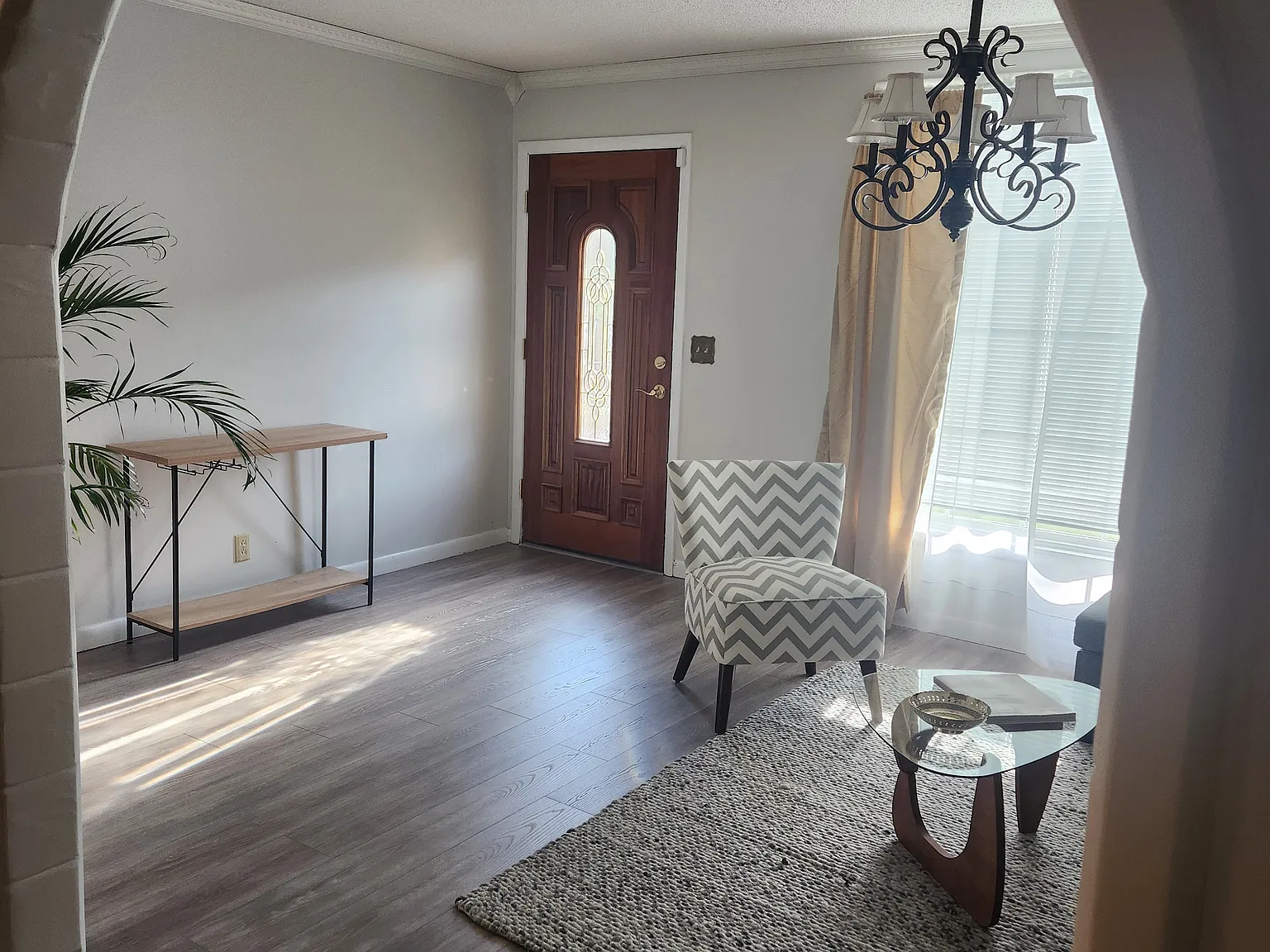 3 bed, 1912 sqft, $2,600 — Photo 2