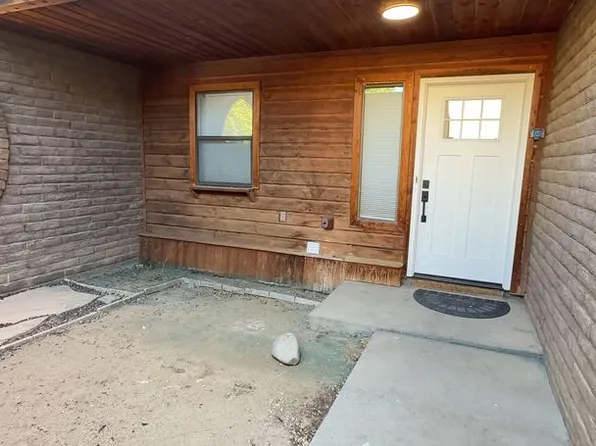 1066 E Navajo St, Farmington, NM 87401