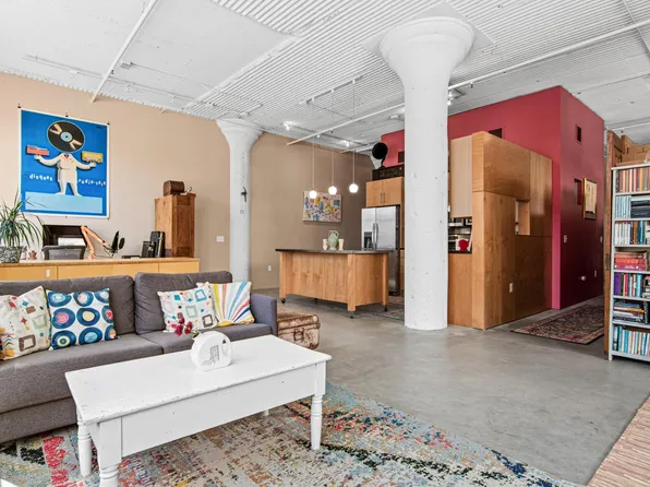 225 9th St E Unit 109, Saint Paul, MN 55101