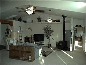 3rd image of 10 Frost Ct