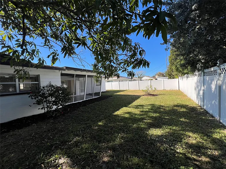 2502 Tropical Shores Dr SE — Photo 31