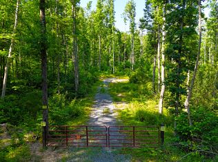 7633 Sewell Creek Rd, Meadow Bridge, WV 25976