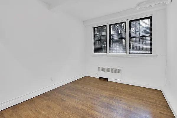 Rented by Cooper & Cooper Real Estate | media 6