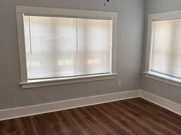 515 W Woodbine Ave — Photo 16