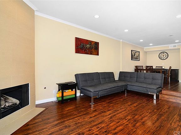 5th image of 22865 Del Valle St Unit 8