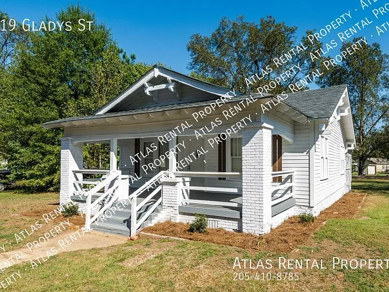 419 Gladys St — Photo 2