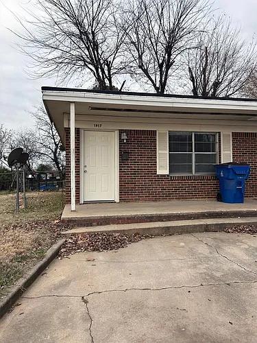 Floor plan 1817 MAY AVE