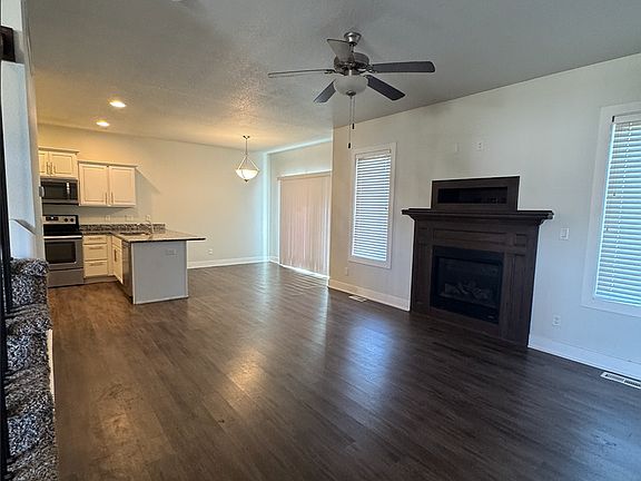 3rd image of 1612 Bennetts Way NW