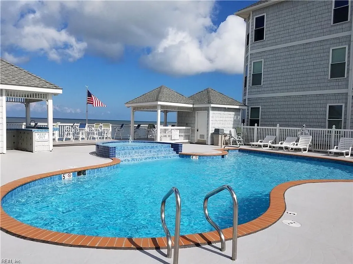 Building Photo - 2305 Beach Haven Dr #103