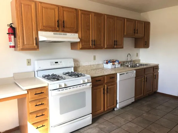 3900-3906 W Michigan Ave, Kalamazoo, MI 49006