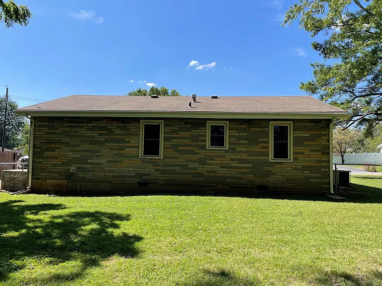 106 Peggy Ln — Photo 13