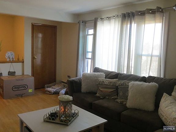 3rd image of 731 1st St Floor 2