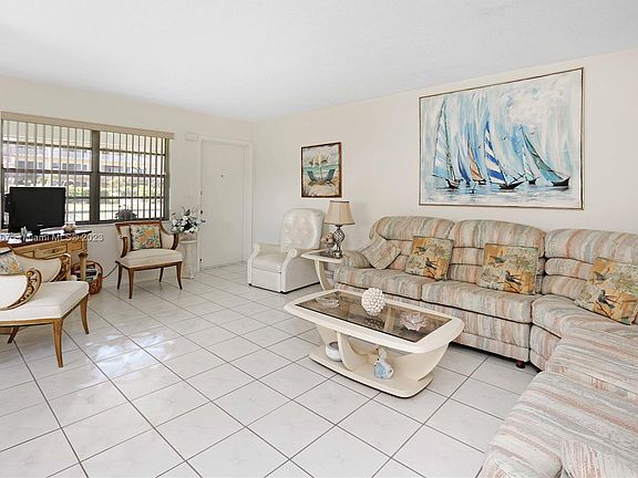 5th image of 5300 Washington St #140H