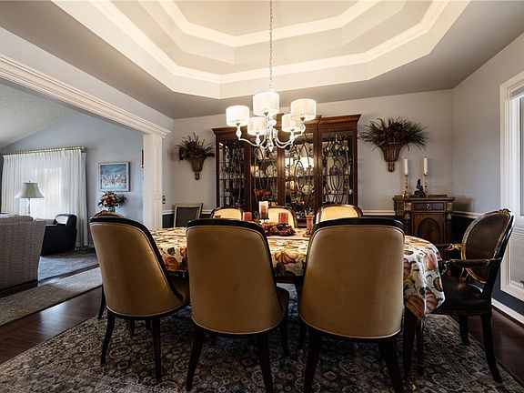 4th image of 15 Kipling Cir