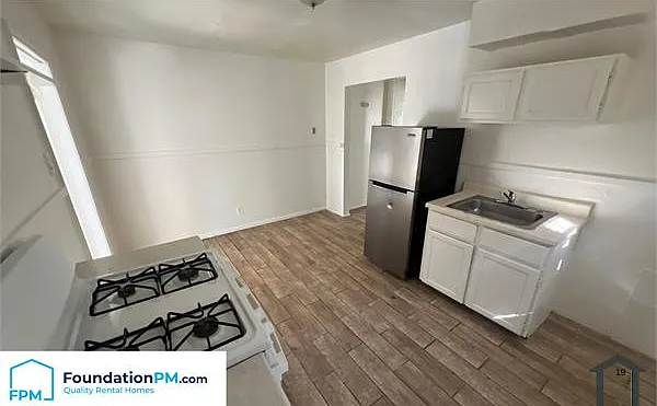 2320 E Warren St #1 — Photo 4