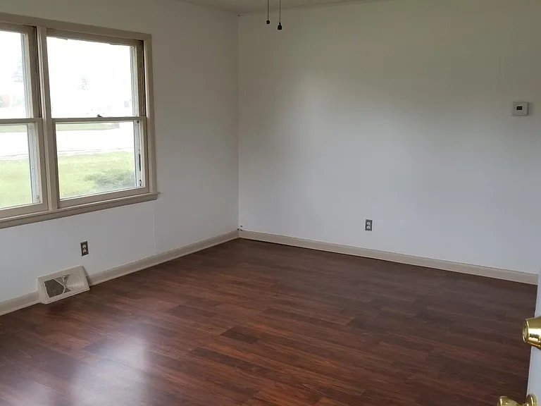 2604 Ivy Ave — Photo 4