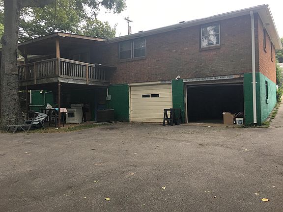 3rd image of 521 Glenpark Dr