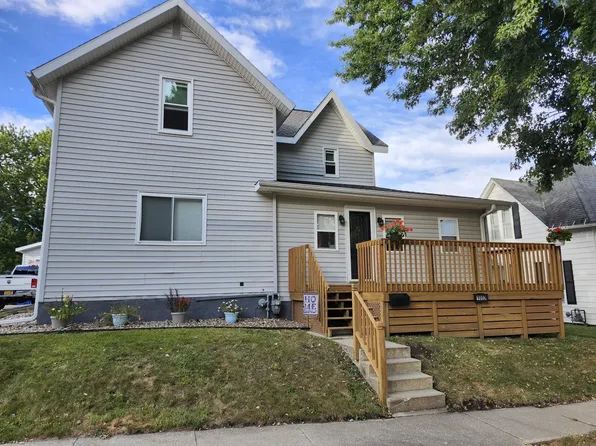 1003 H Ave, Grundy Center, IA 50638