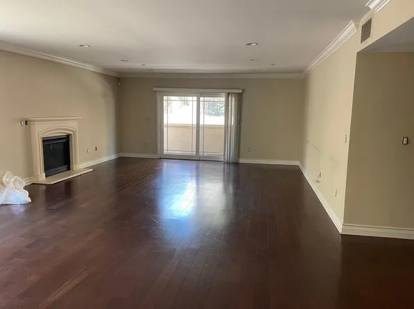11911 Mayfield Ave APT 101, Los Angeles, CA 90049