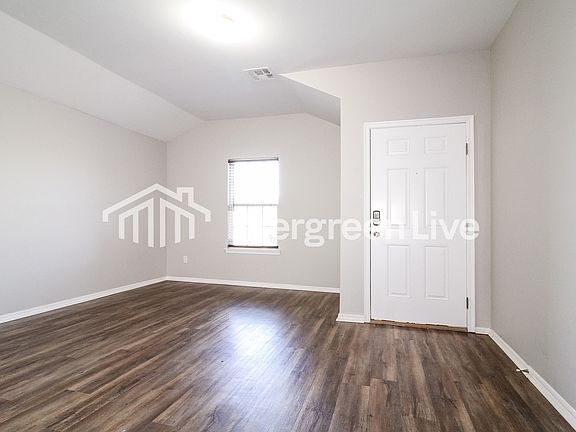 3rd image of 1870 Bliss Cir