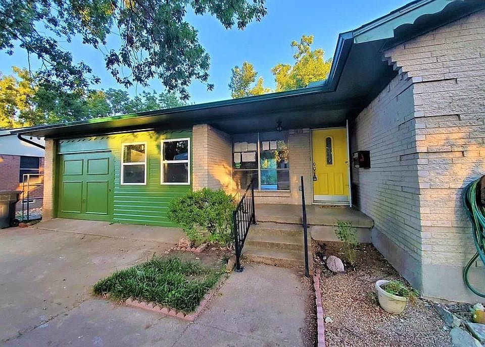 1st image of 9132 Clearwater Dr