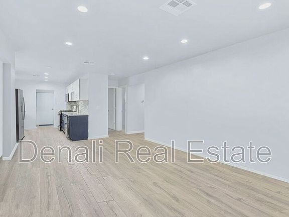 2nd image of 2817 E Alta Vista St