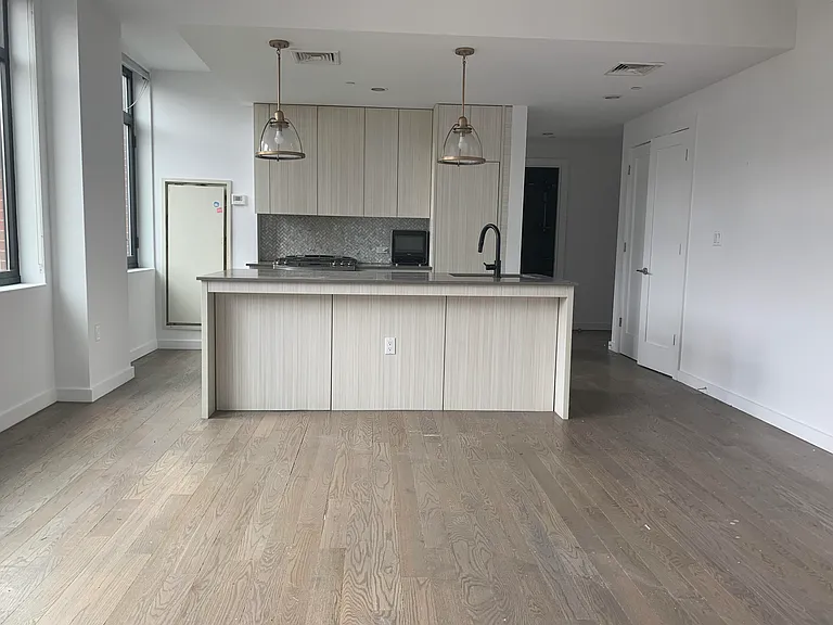 125 Parkside Ave #7D — Photo 3
