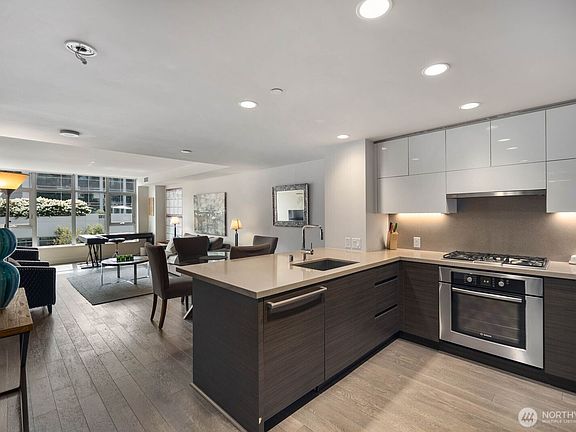3rd image of 588 Bell Street #614S