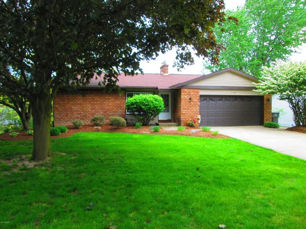 1039 Eastmont Dr SE, Grand Rapids, MI 49546