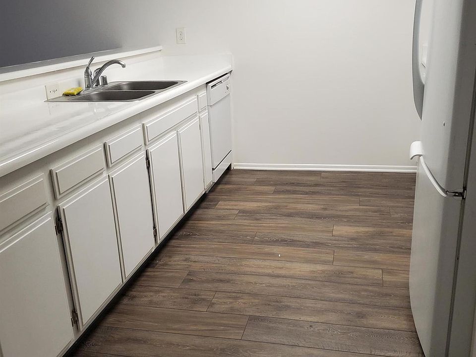 1st image of 165 N 5th St #121
