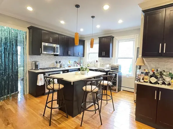 10 Dorset St #3, Dorchester, MA 02125