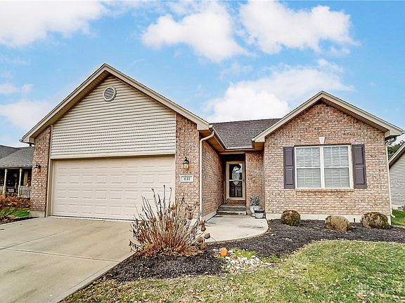 3rd image of 611 Meadowview Ct