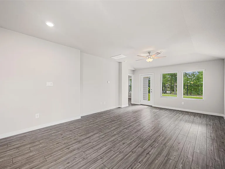 7002 Lauren Oak Dr — Photo 11
