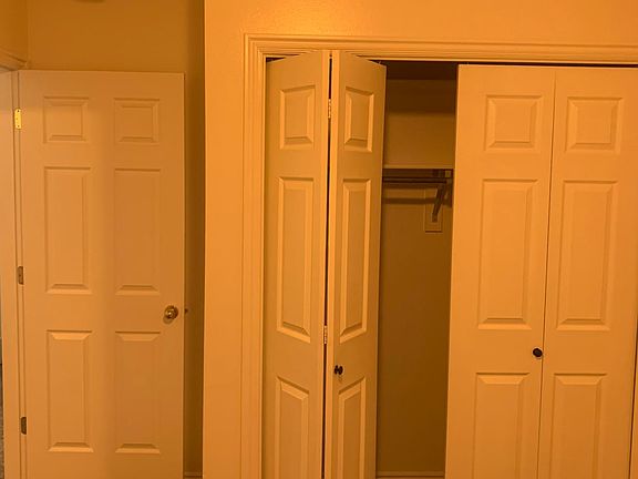 4th image of 178 N 1120 E #178