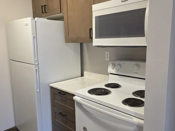 310 E 3rd St #3, Bridgewater, SD 57319