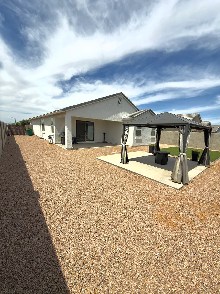 Building Photo - 18099 N Los Gabrieles Way